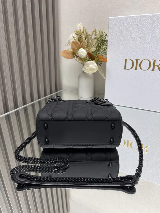 Classic Lady Three Compartment Black Grained Calfskin