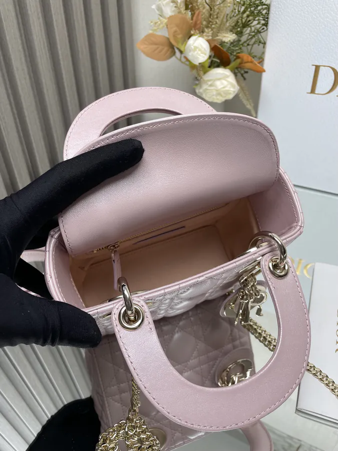 Classic Lady D Three Compartment Glossy Sheepskin Tote