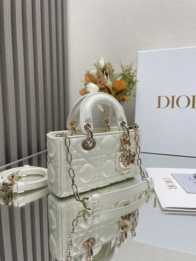 Lady D−Joy Crossbody Bag in Cream White