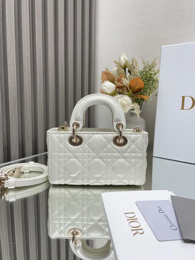 Lady D−Joy Crossbody Bag in Cream White