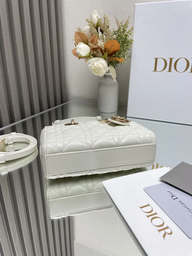 Lady D−Joy Crossbody Bag in Cream White