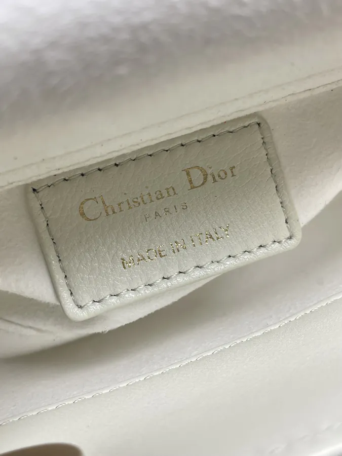 Lady D−Joy Crossbody Bag in Cream White