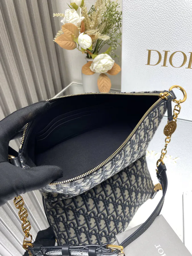 Star Hobo Chain Bag with Blue Oblique Print