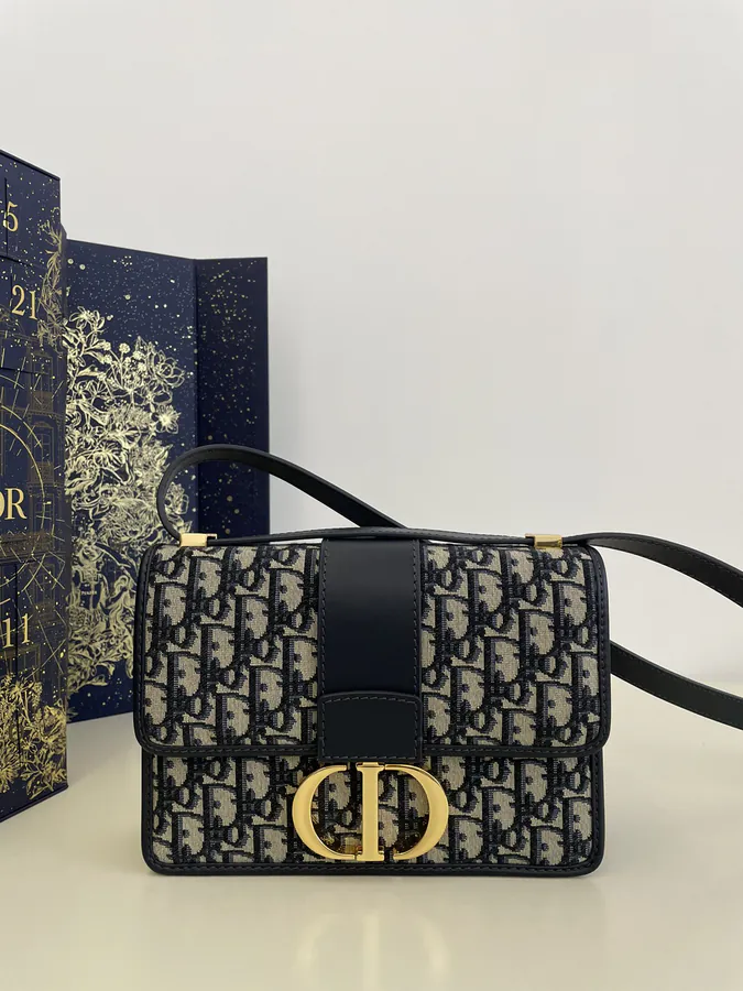 Montaigne 30 Shoulder Bag Mid Size