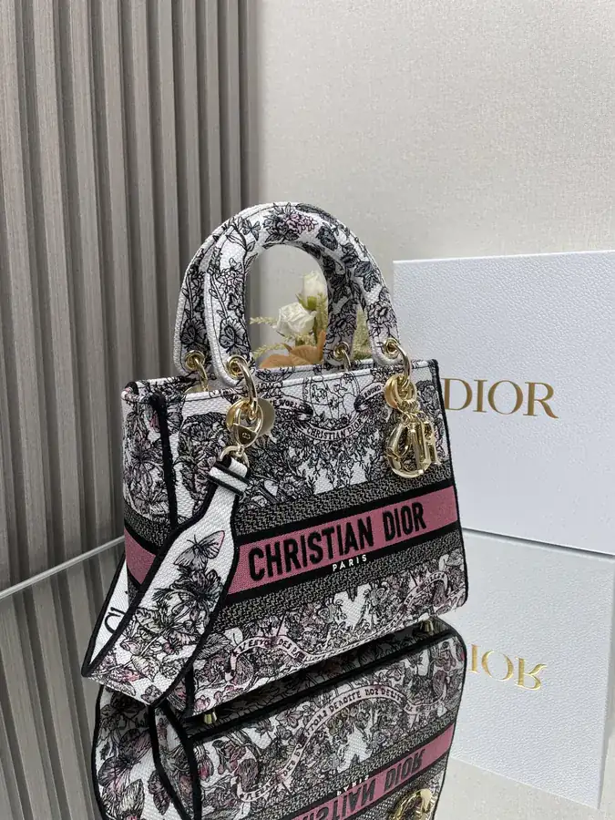 Christian Dior Pink Flower Five Panel Embroidery Lady Bag