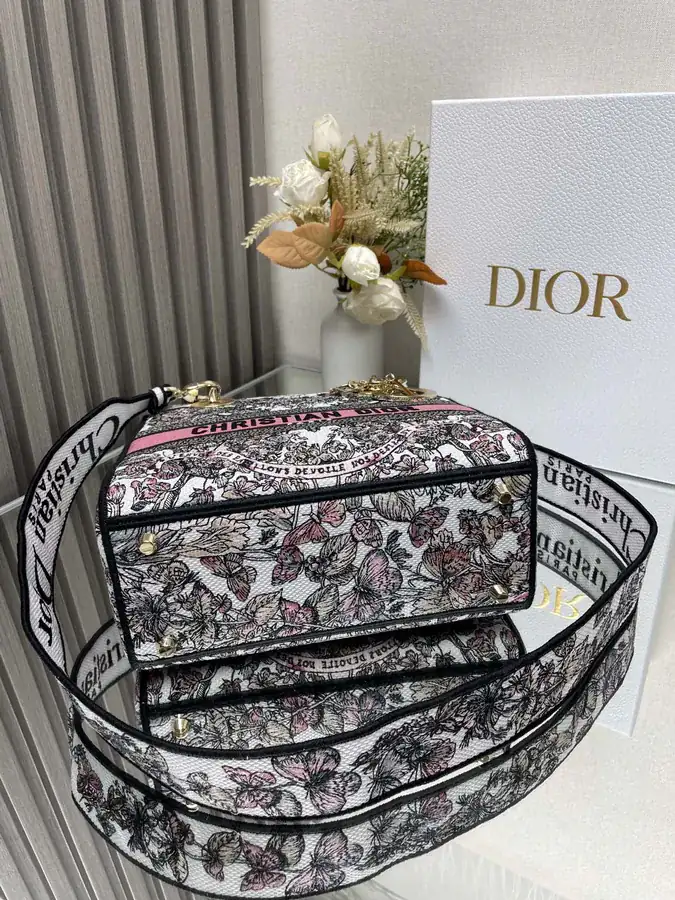 Christian Dior Pink Flower Five Panel Embroidery Lady Bag