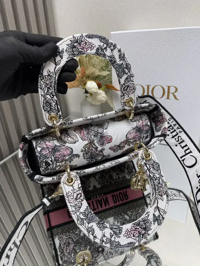 Christian Dior Pink Flower Five Panel Embroidery Lady Bag