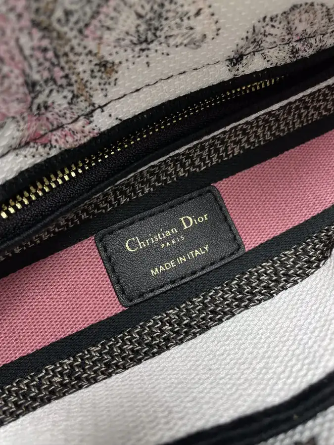 Christian Dior Pink Flower Five Panel Embroidery Lady Bag