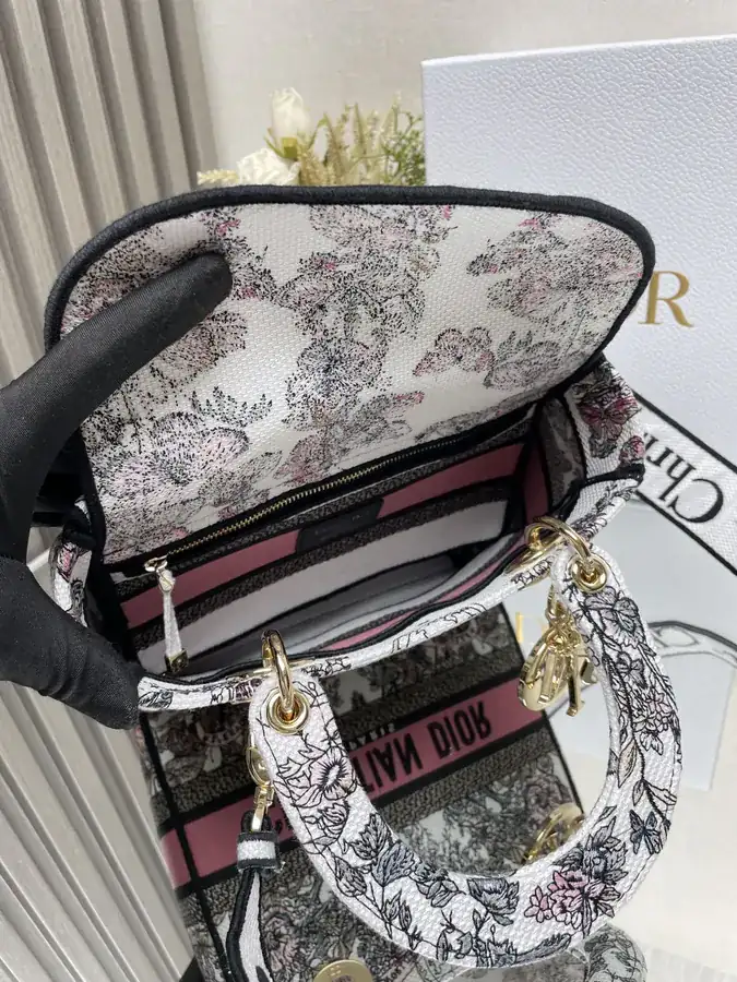 Christian Dior Pink Flower Five Panel Embroidery Lady Bag