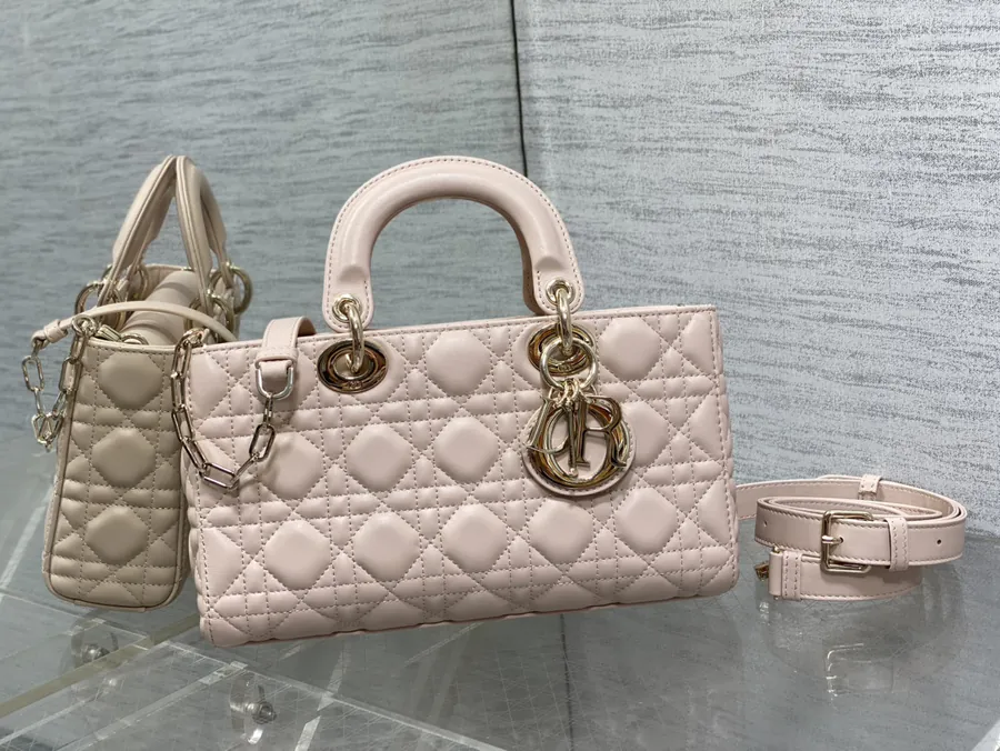 D joy Bucket Bag with Classic Croc Design