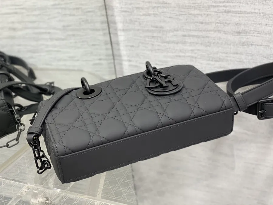 New D joy Mini Bag with Versatile Straps and Classic Chevron Design