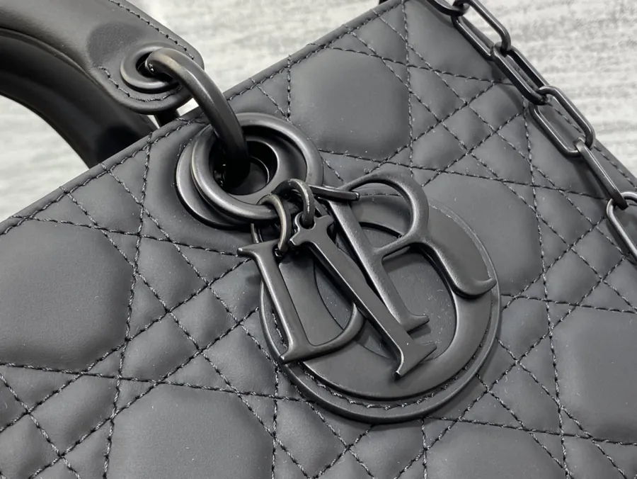 D joy Bucket Bag with Adjustable Straps