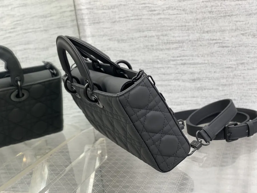 D joy Bucket Bag with Adjustable Straps