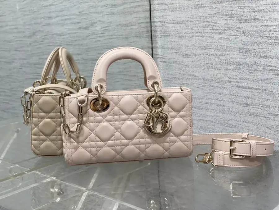 New D joy Small Size Handbag with Classic Crocodile Design