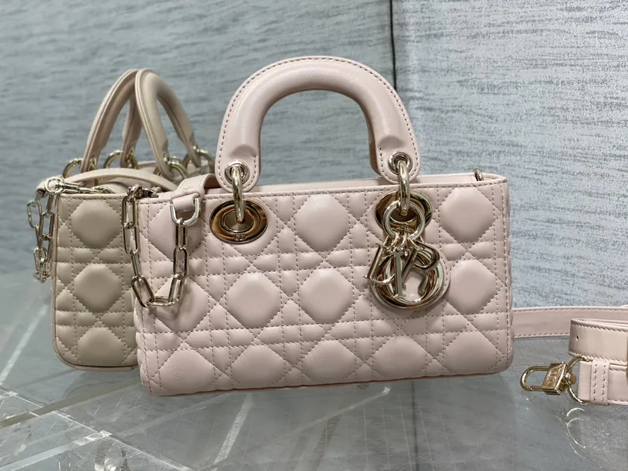 New D joy Small Size Handbag with Classic Crocodile Design
