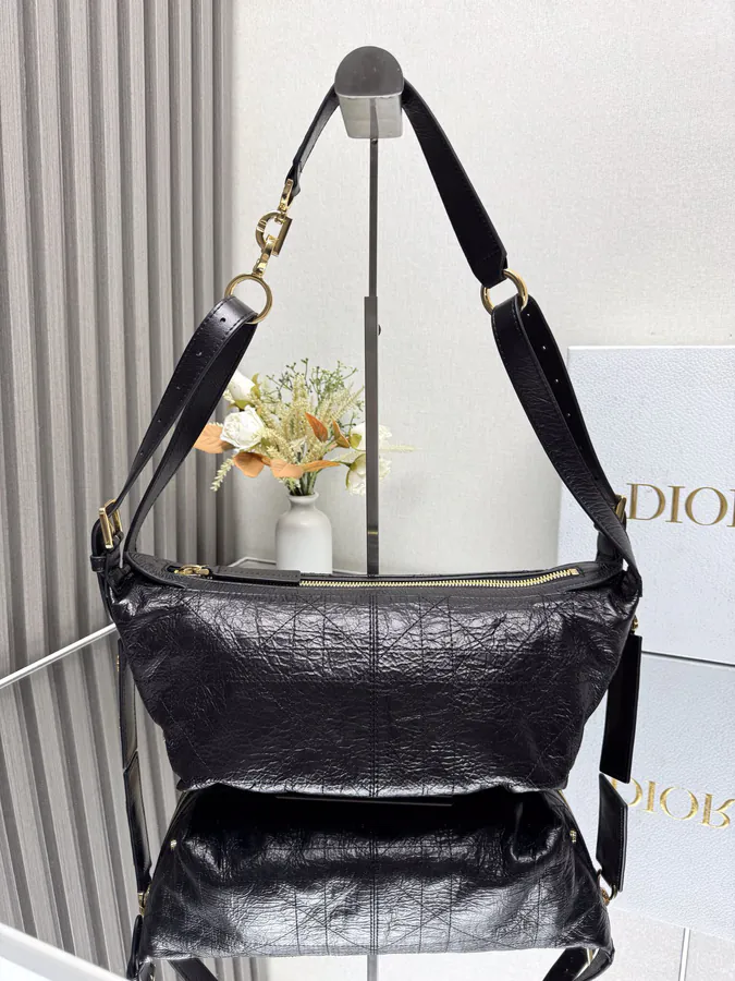 D Journey Handbag Modern Design, Classic Silhouette