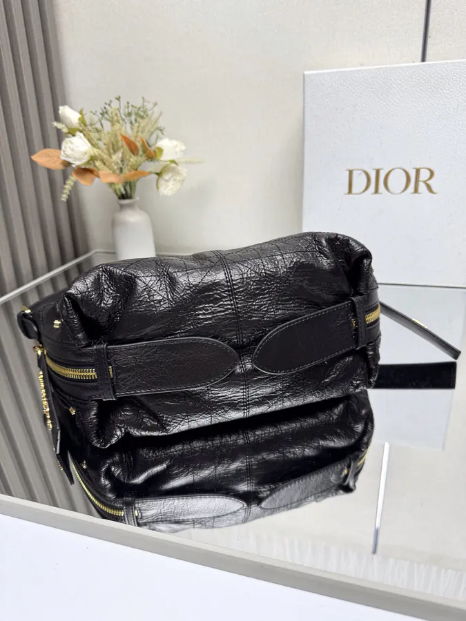 D Journey Handbag Modern Design, Classic Silhouette