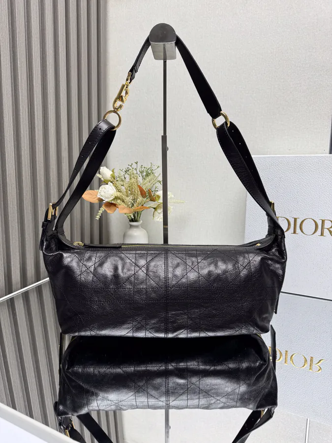 D Journey Handbag Modern Design, Classic Silhouette