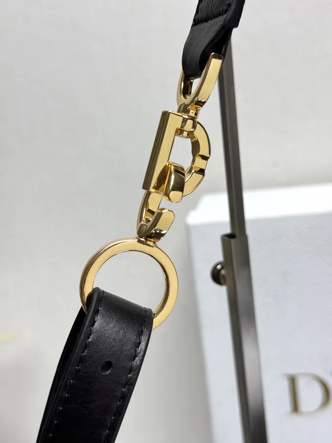 D Journey Handbag Modern Design, Classic Silhouette