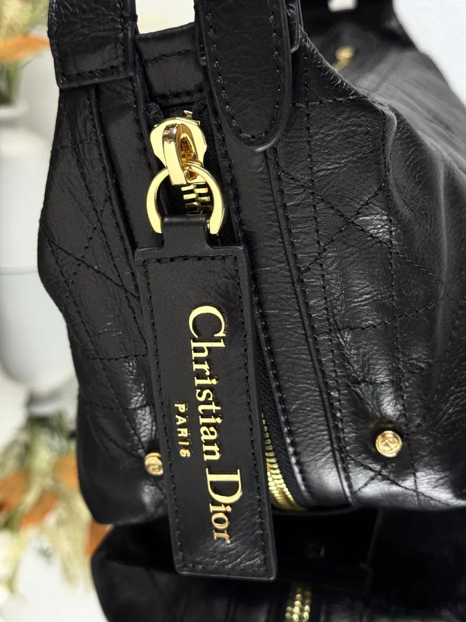 D Journey Handbag Modern Design, Classic Silhouette