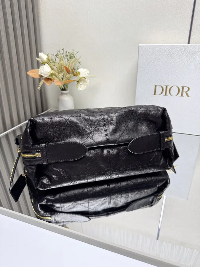 D Journey Handbag Modern Design, Classic Silhouette
