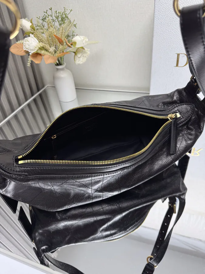 D Journey Handbag Modern Design, Classic Silhouette