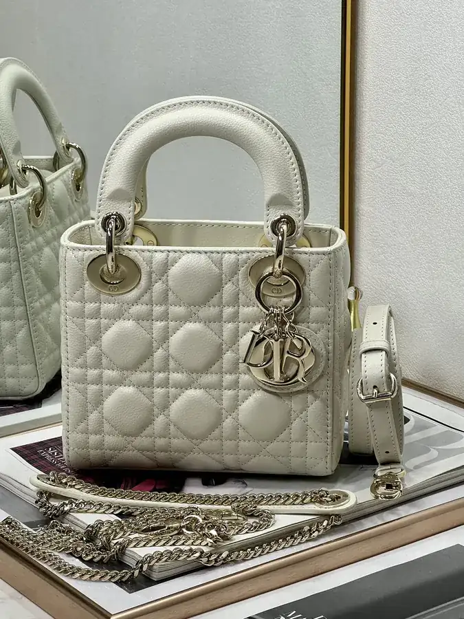 Top Original Leather Ball Pattern Gold Clasp White Lady Di Mini Bag