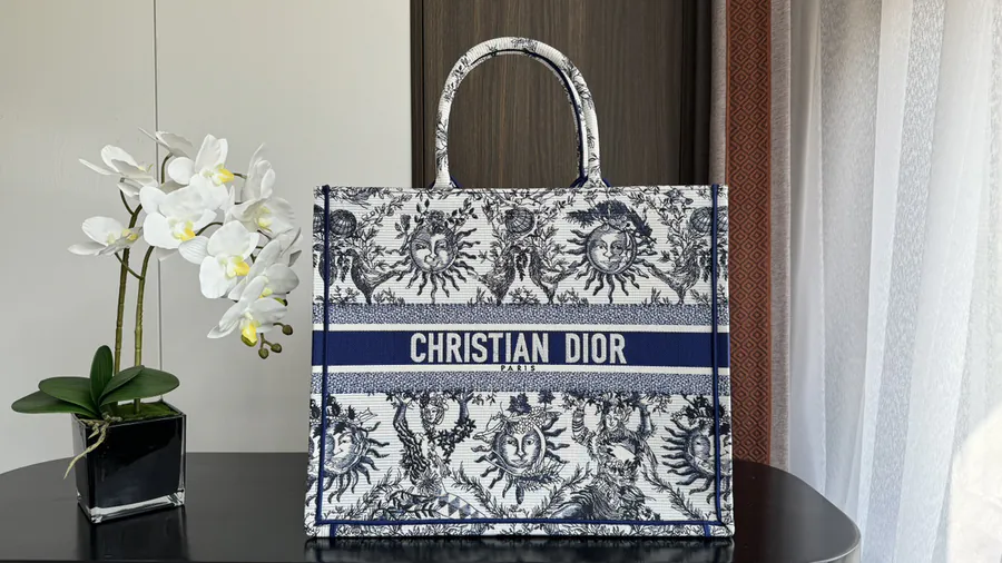 Di.or Large Tote with Sun Embroidery