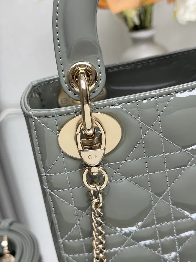 Classic Lady Three Compartment Rock Gray Patent Leather