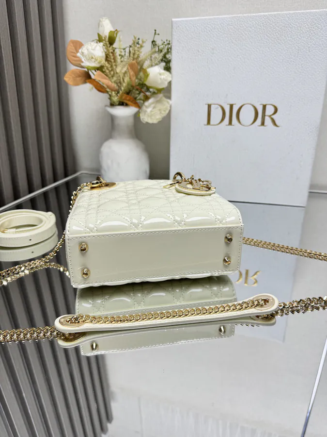 Classic Lady Three Compartment White Lacquered Calfskin