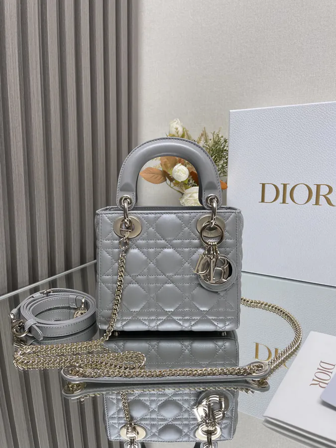 Classic Lady D Lady Three Compartment Grained Goat Skin