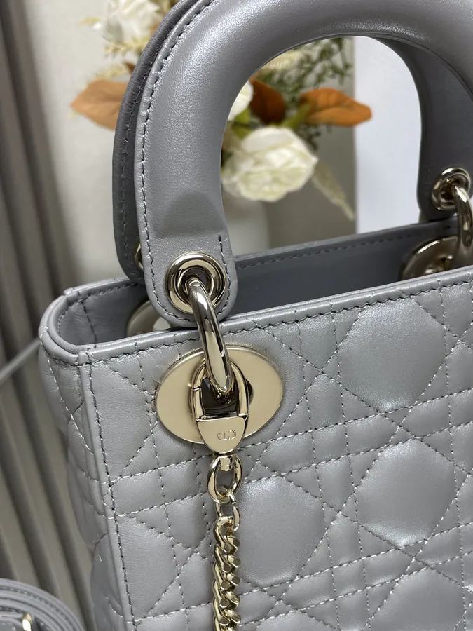 Classic Lady D Lady Three Compartment Grained Goat Skin