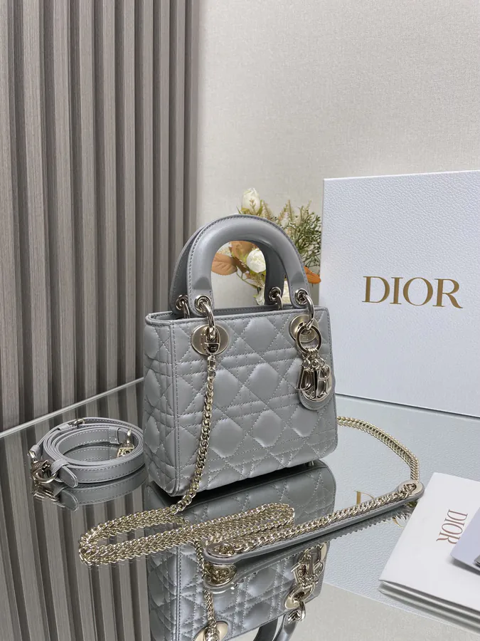 Classic Lady D Lady Three Compartment Grained Goat Skin