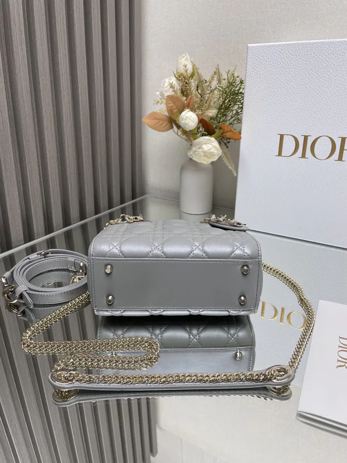 Classic Lady D Lady Three Compartment Grained Goat Skin