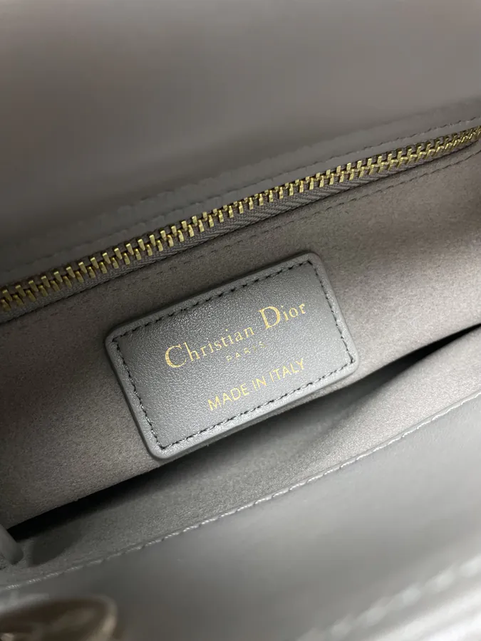 Classic Lady D Lady Three Compartment Grained Goat Skin