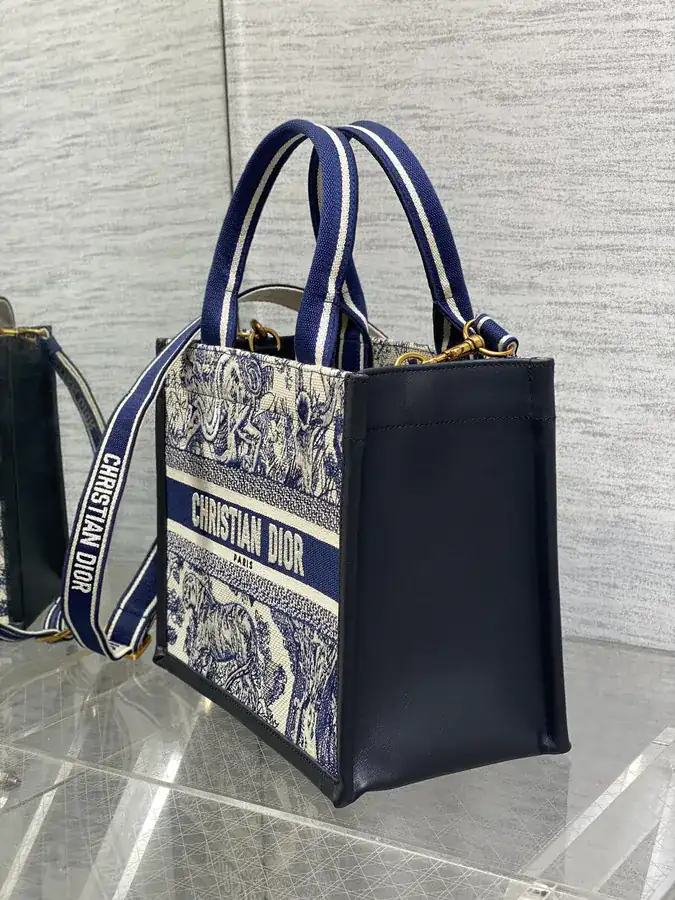 Top Tote Handbag Tiger Series, Mini Tote