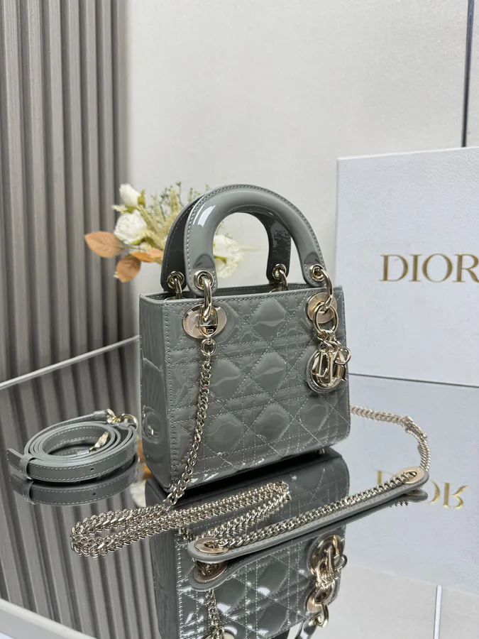 Classic Lady Three Compartment Rock Gray Lacquered Calfskin