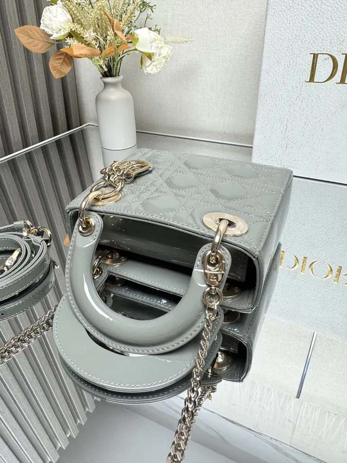 Classic Lady Three Compartment Rock Gray Lacquered Calfskin