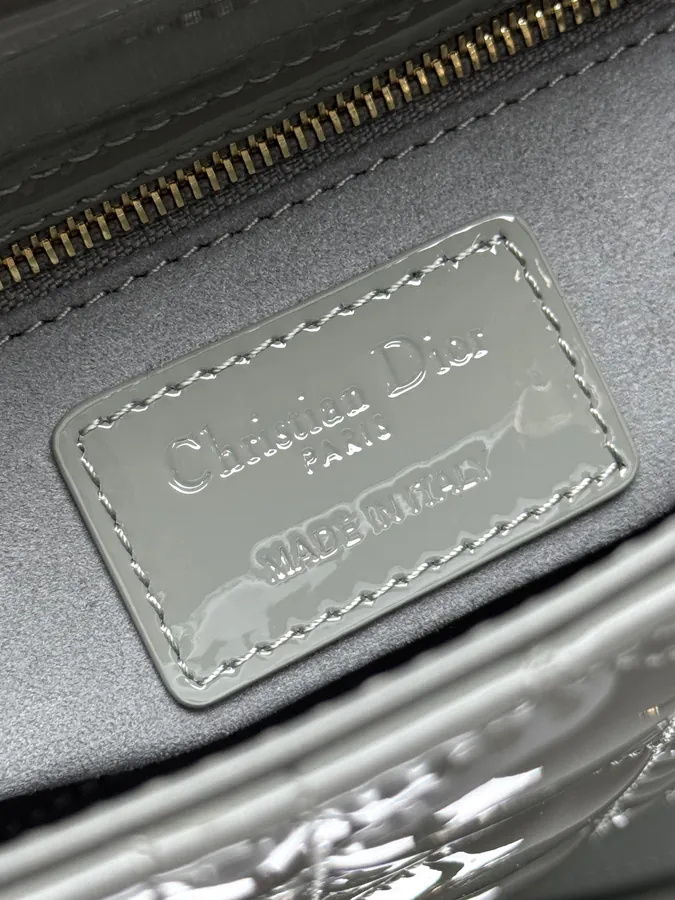 Classic Lady Three Compartment Rock Gray Lacquered Calfskin