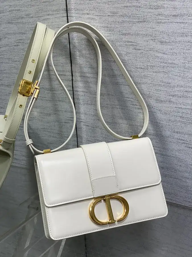 Montaigne 30 Timeless Elegance with Angular Silhouette and Retro Design