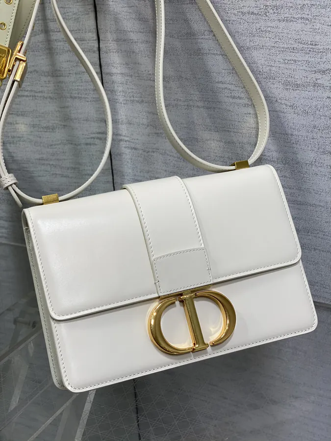 Montaigne 30 Timeless Elegance with Angular Silhouette and Retro Design