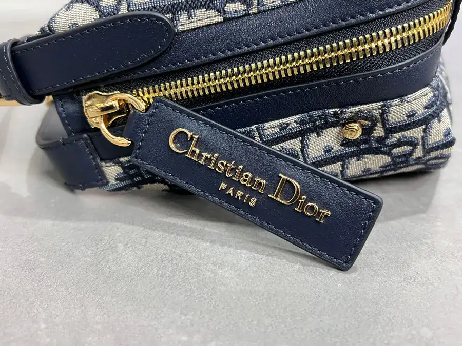 D Journey Handbag in Grained Calfskin