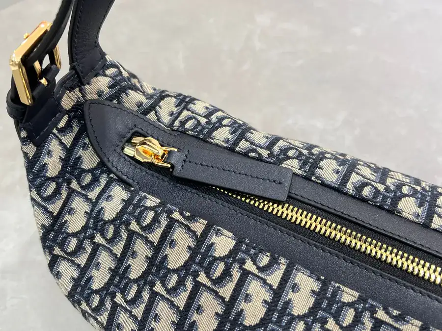 D Journey Handbag in Grained Calfskin