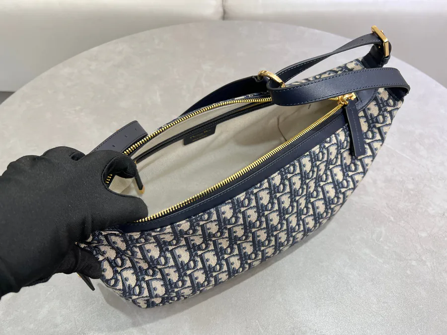D Journey Handbag in Grained Calfskin