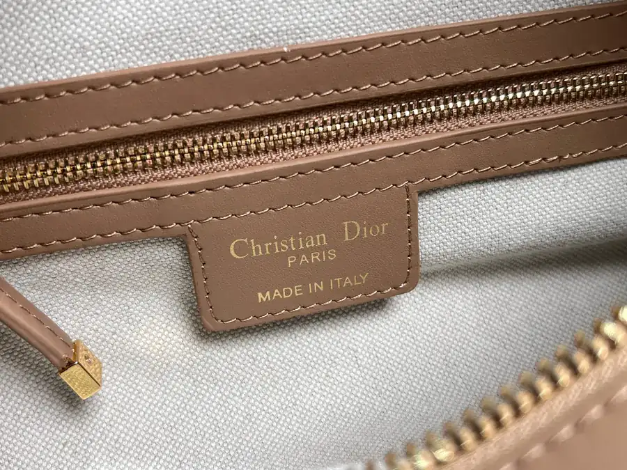 D Journey Handbag P850
