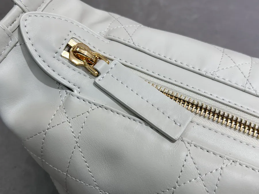 D Journey Handbag in Grained Calfskin