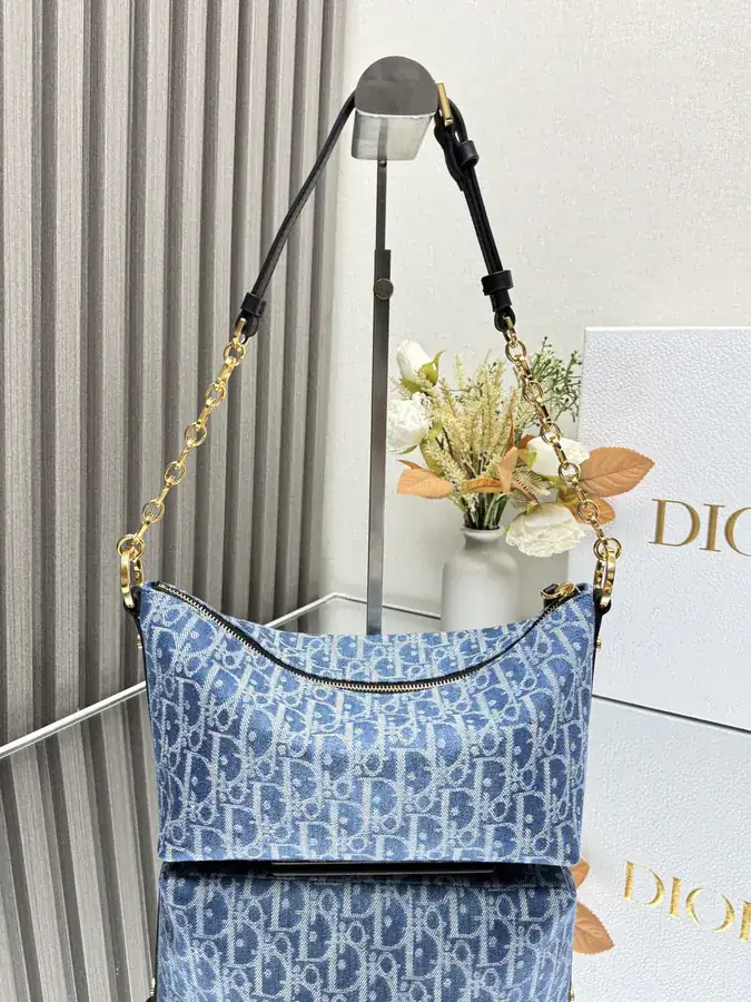 Star Hobo Chain Bag Blue Oblique Print
