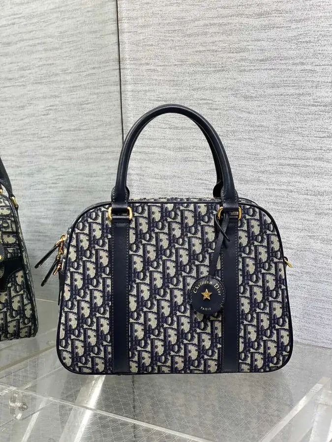 D Vibe Bowling Bag Large, Sporty and Minimalist Design