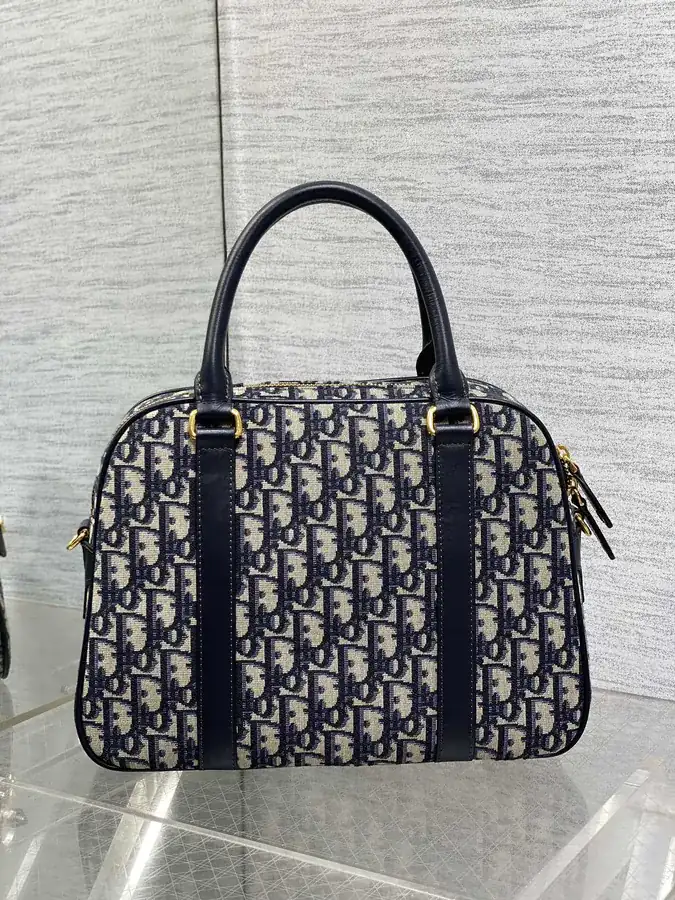D Vibe Bowling Bag Large, Sporty and Minimalist Design