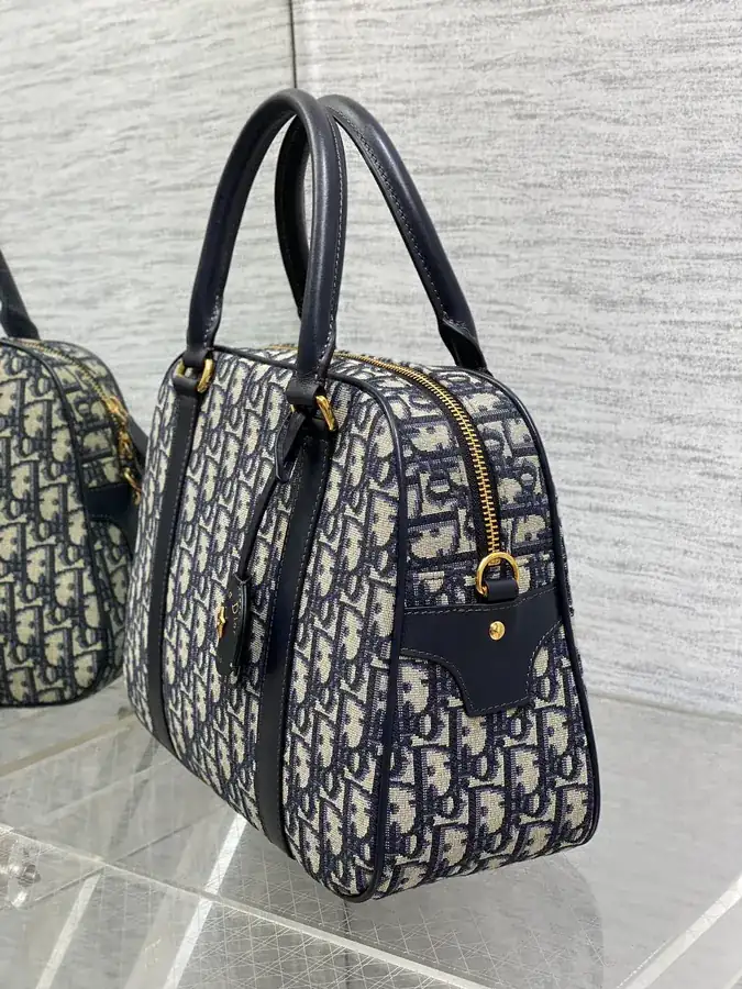 D Vibe Bowling Bag Large, Sporty and Minimalist Design